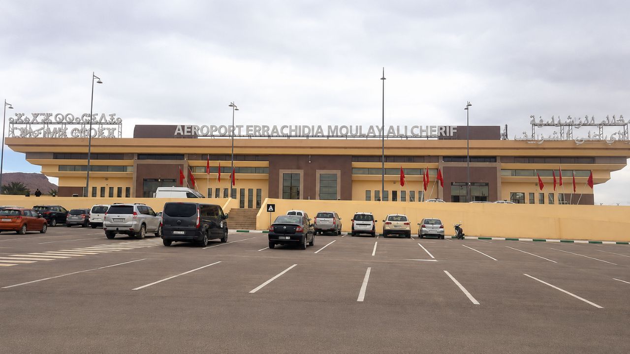 Read more about the article What Is the Closest Airport to Merzouga?